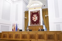 La presidenta del Parlamento defiende el equilibrio entre “la cortesía y el decoro” y el “derecho fundamental al debate parlamentario”